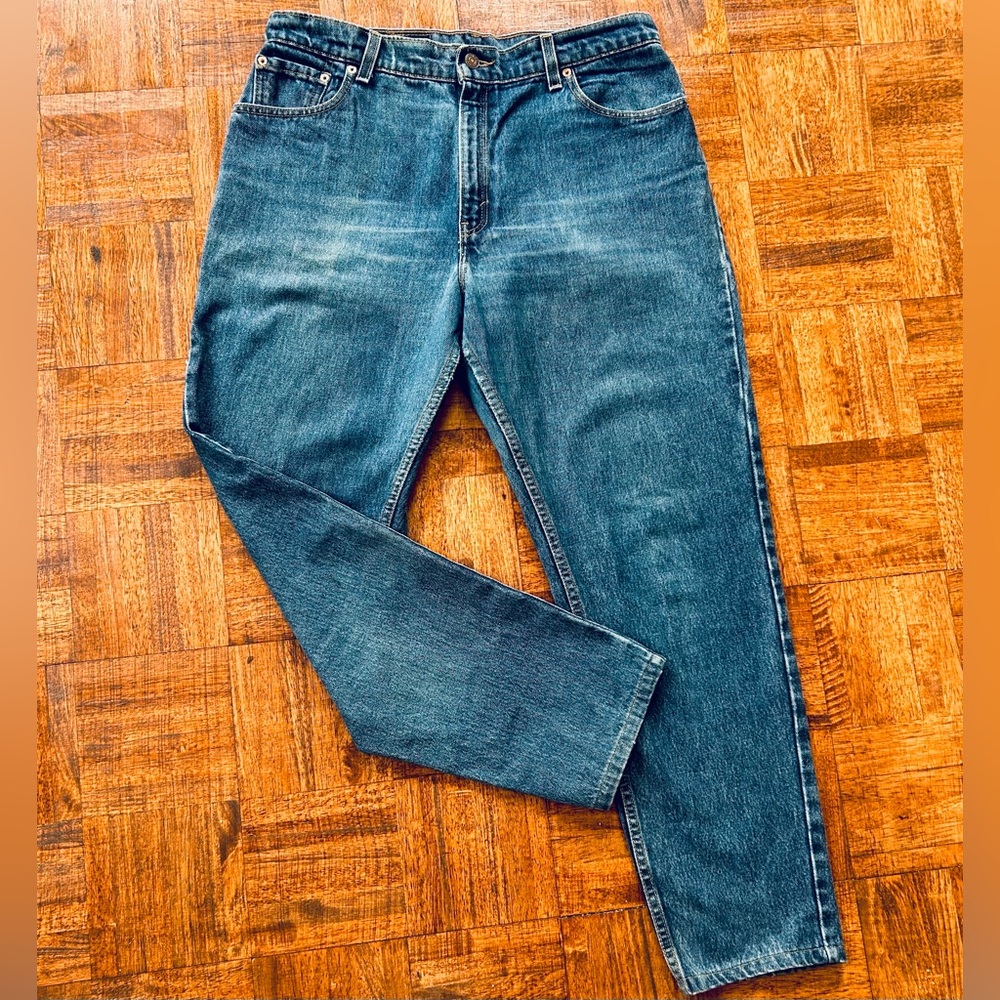 Levi's 550 Men's 30/32 Relaxed Fit Medium Blue Jeans
